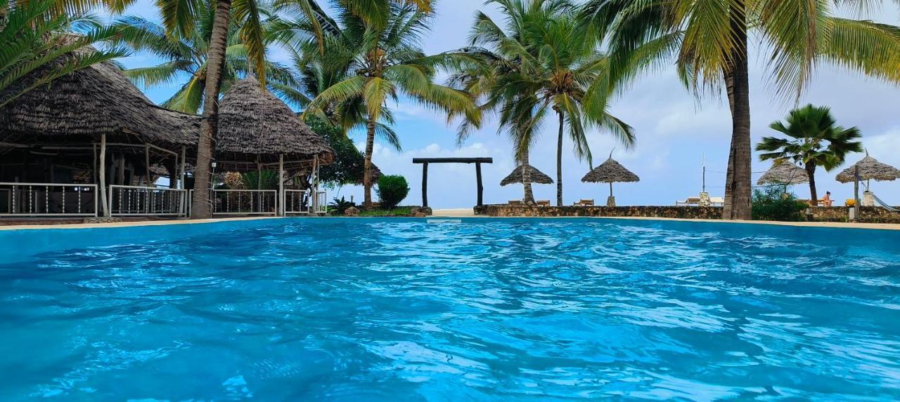 Mambo Ocean Resort プワニ・チャンガーニ エクステリア 写真