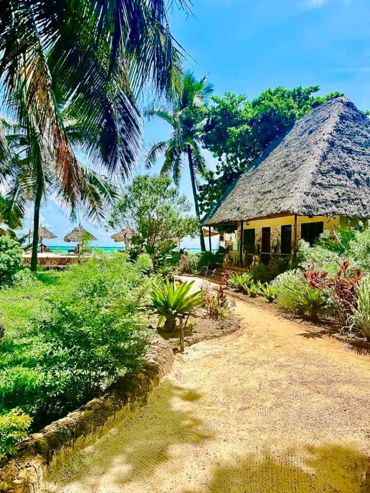 Mambo Ocean Resort プワニ・チャンガーニ エクステリア 写真