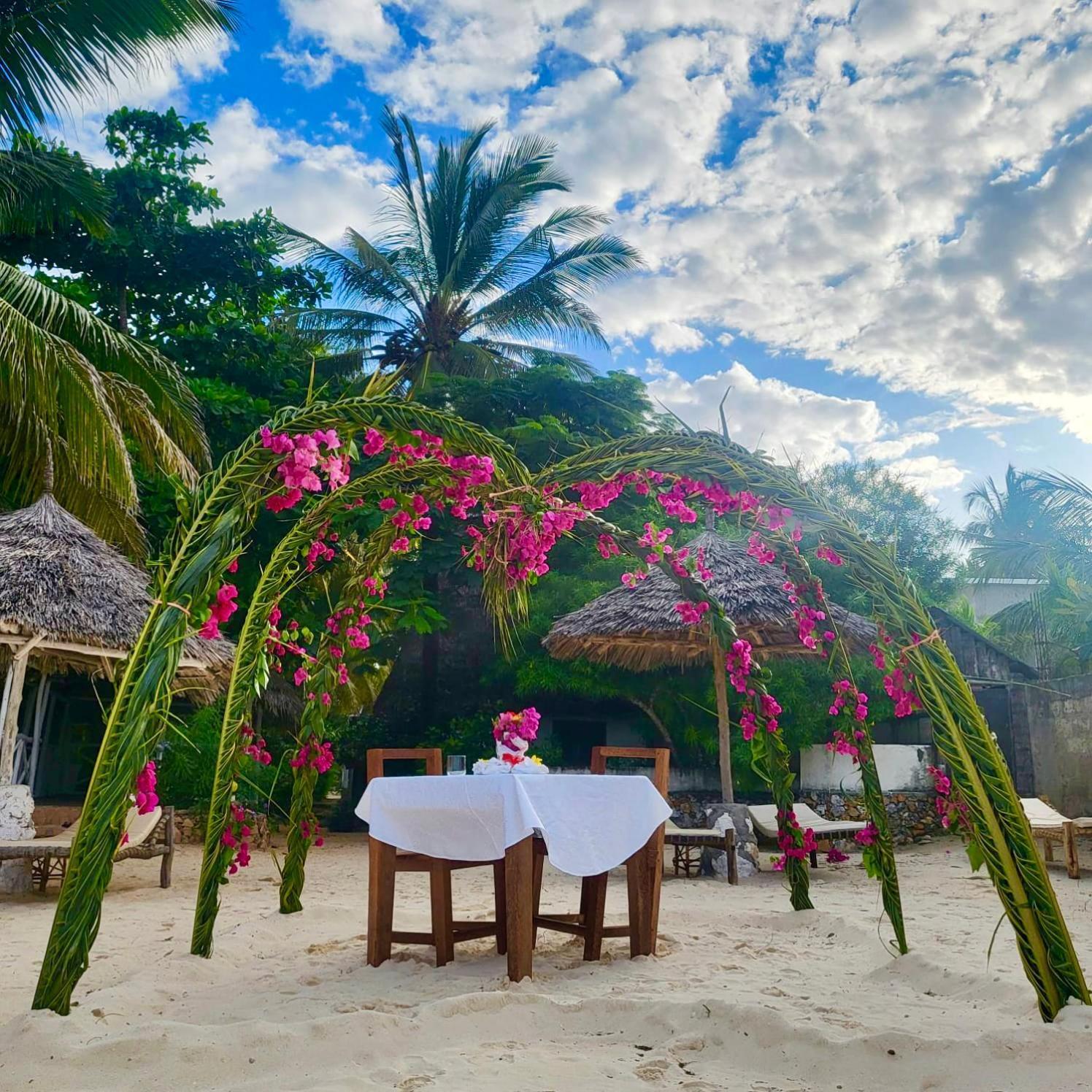Mambo Ocean Resort プワニ・チャンガーニ エクステリア 写真