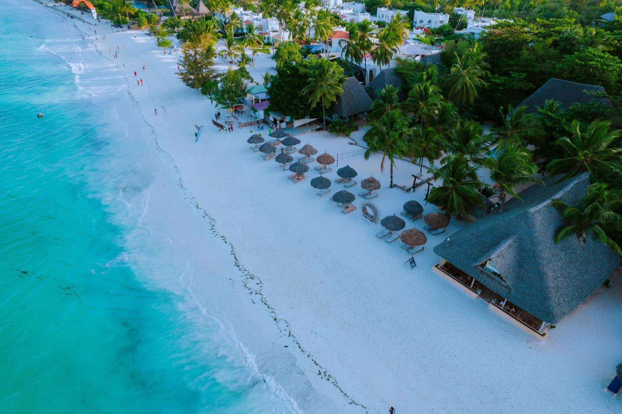 Mambo Ocean Resort プワニ・チャンガーニ エクステリア 写真